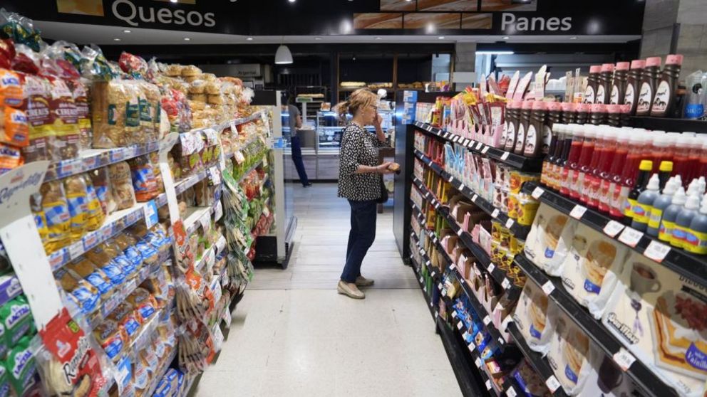 Por los precios, las compras se hacen más selectivas y se eligen segundas o terceras marcas