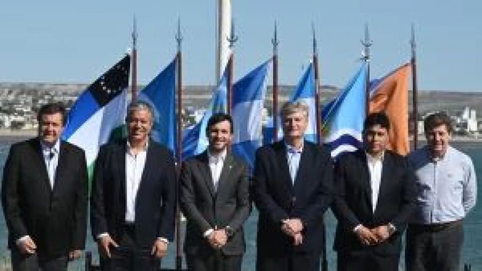 Los mandataros provinciales Ignacio Torres de Chubut; Claudio Vidal de Santa Cruz; Alberto Weretilneck de Río Negro; Rolando Figueroa de Neuquén; Gustavo Melella de Tierra del Fuego; y Sergio Ziliotto de La Pampa consensuaron una serie de reclamos para el
