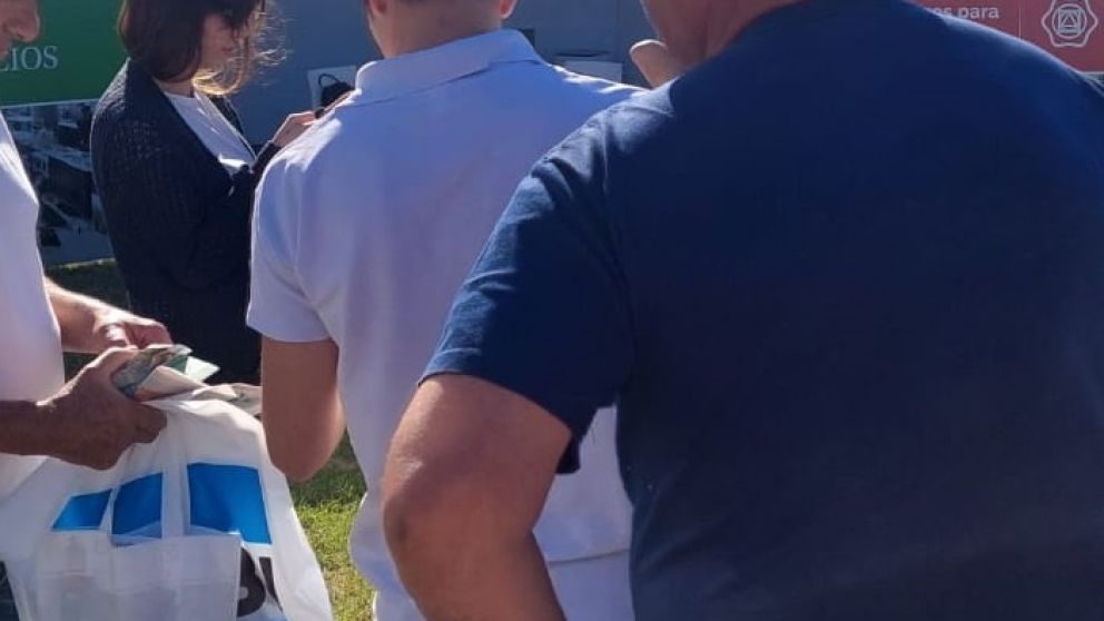 Desde muy temprano los visitantes pasaron por el stand de BAE Negocios en Expoagro 2024