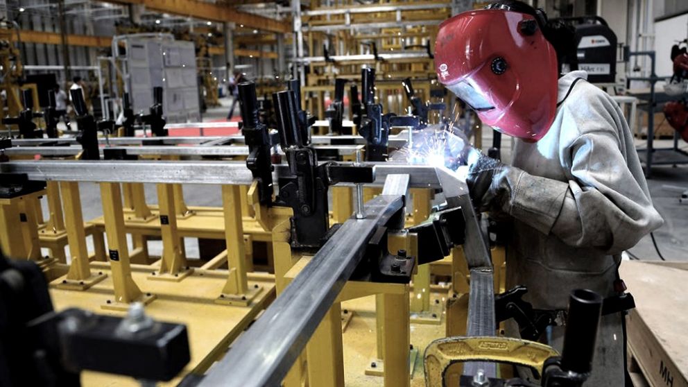 La industria ya se ubicaría un 1,2% por encima del nivel prepandemia
