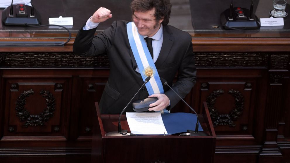 Milei convocó a los gobernadores y partidos políticos a firmar el "Pacto de Mayo"