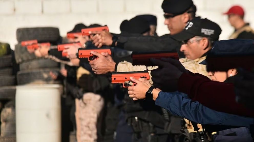 Pistolas Byrna: la nueva incoporación de la Policía de la Ciudad