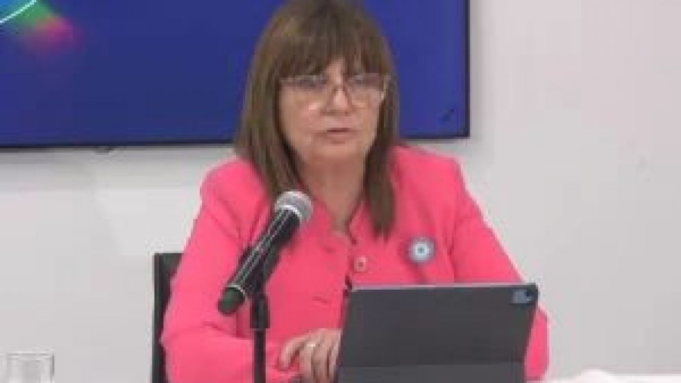 La ministra de Seguridad habló sobre la advertencia del gobernador de Chubut, Ignacio Torres, de cortar el suministro de gas y petróleo ante la quita de coparticipación. Afirmó que "hay una parte de Juntos por el Cambio que está apoyando el cambio y hay