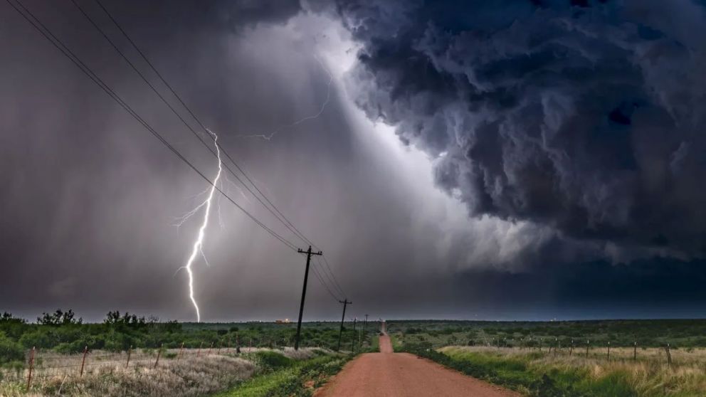 Alerta máxima en 11 provincias: a qué hora llega el granizo y las ráfagas de 80 km/h a Buenos Aires