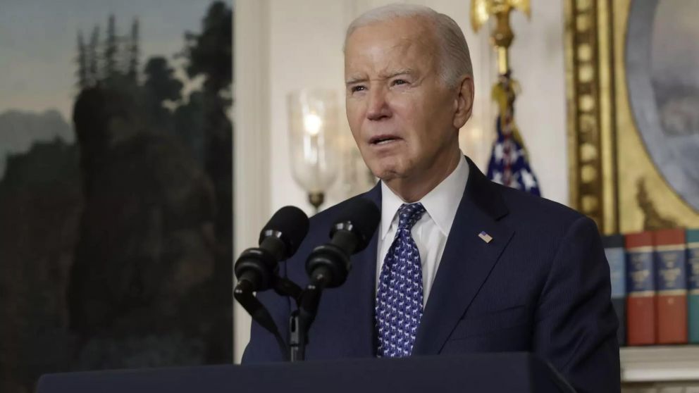 Fiscal general de Virginia Occidental pide invocar la 25ª enmienda para destituir a Biden
