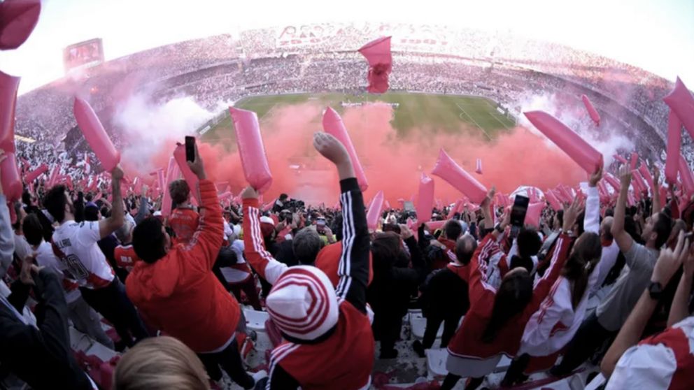 Salen a la venta las entradas del Supercl�sico para los socios