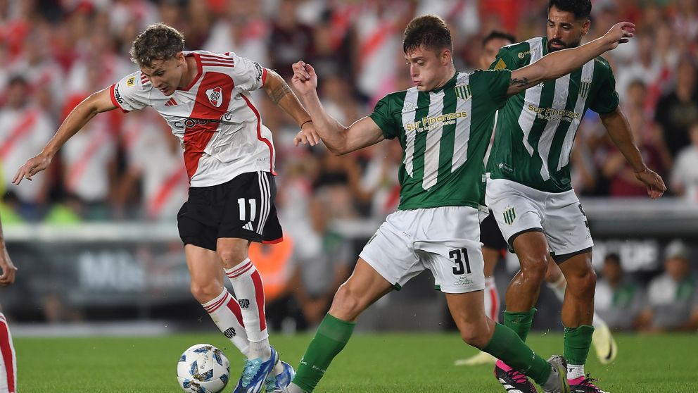 River empató con Banfield como local, en un partido que entregó las emociones al final
