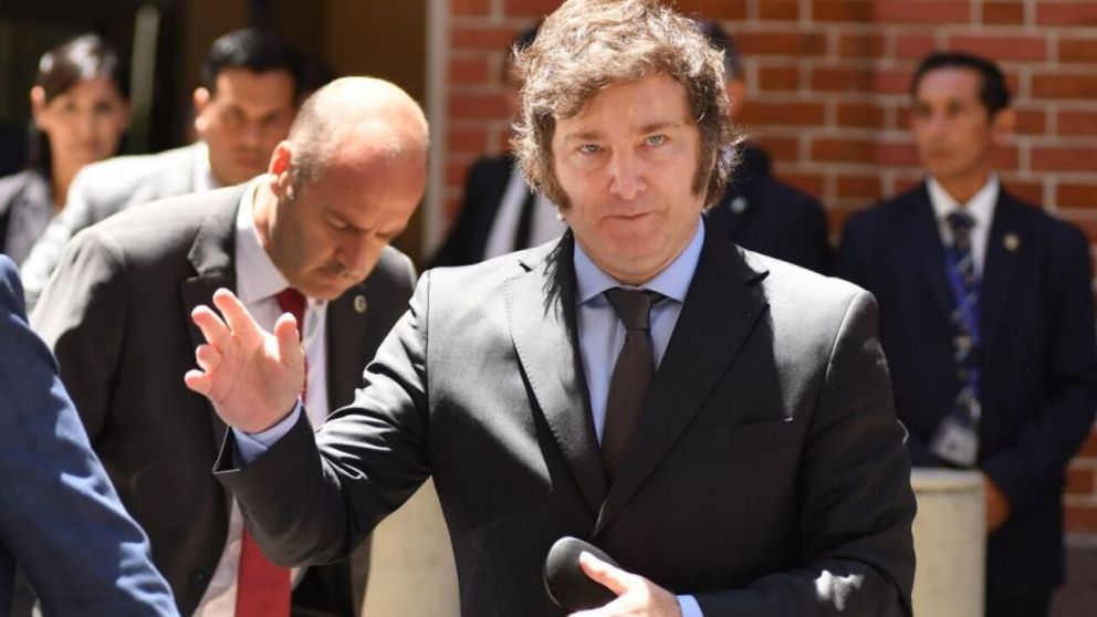 Javier Milei define qué leyes envía al Congreso y cómo repartir el ajuste
