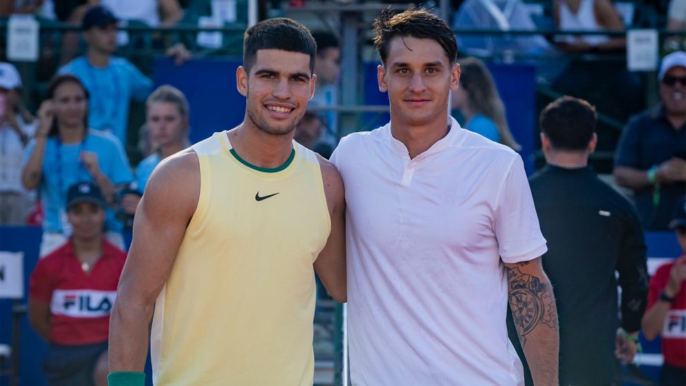 Carlos Alcaraz batalló para ganarle al argentino Carabelli y avanzó a semifinales