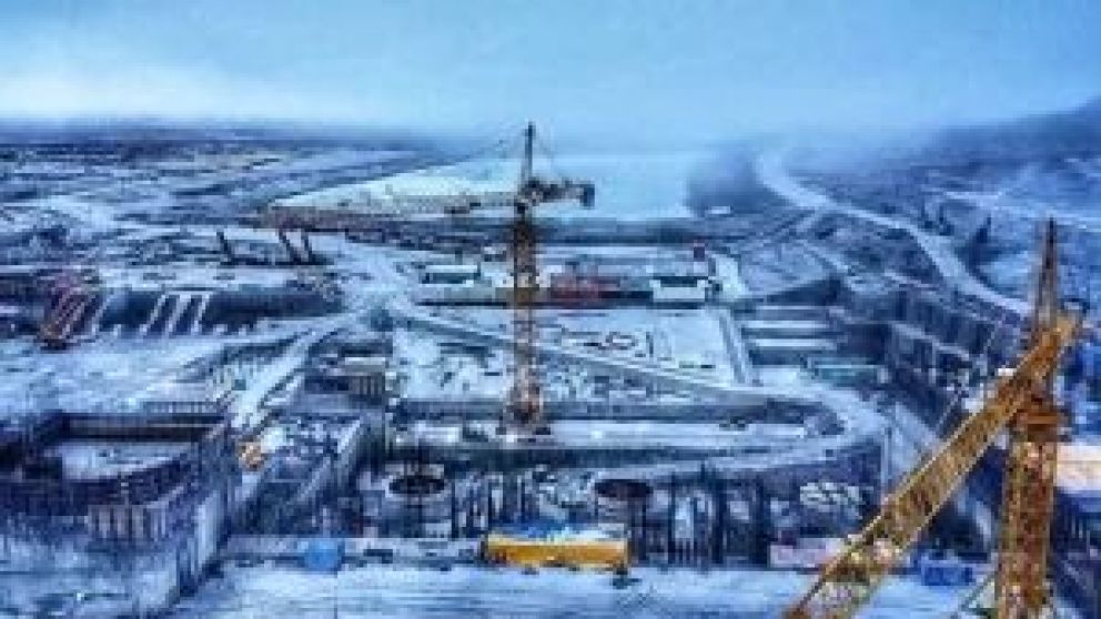 Ambas instancias dependen del Ministerio de Economía, Energía y ENARSA. Implican el ordenamiento del contrato entre la UTE y el Estado nacional. El séptimo desembolso es de USD 500 millones. Se espera que en marzo la reactivación del proyecto sea progres