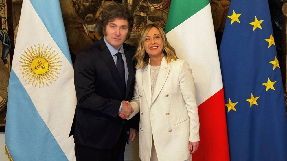 Milei con la primera ministra Giorgia Meloni