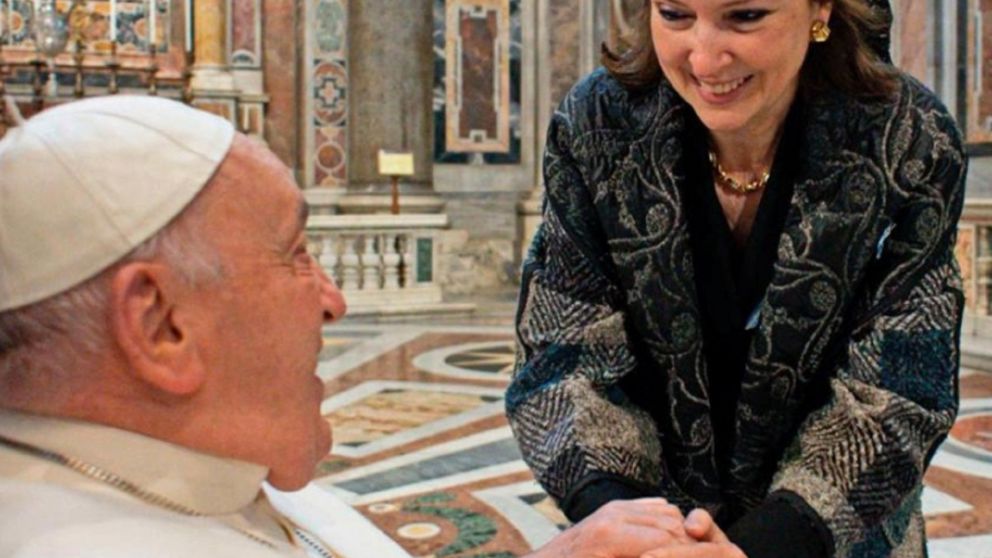 Diana Mondino saludó al papa Francisco