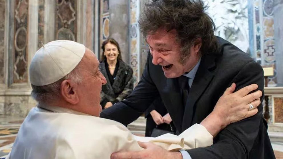 El presidente se emocionó ante el gesto del Papa