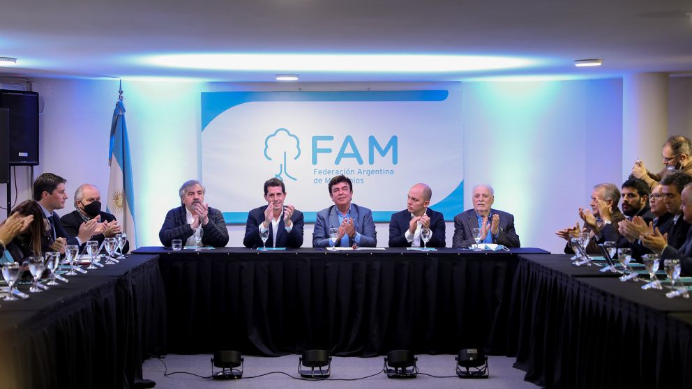 La Federación Argentina de Municipios está presidida por Fernando Espinoza