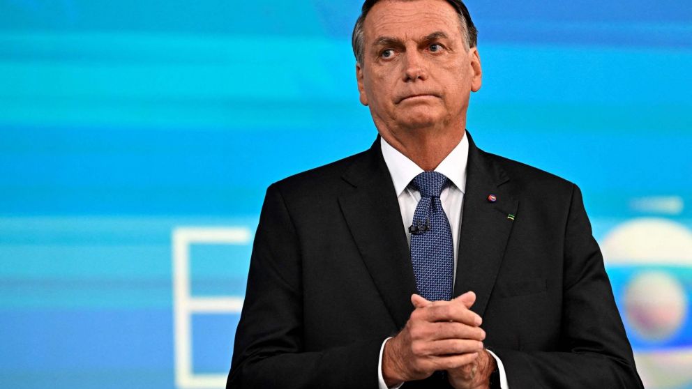La Corte brasileña ordena a Jair Bolsonaro entregar su pasaporte