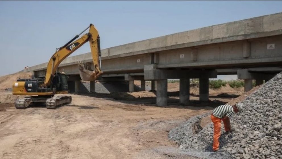 Obra pública, una de las actividades más afectada por el recorte