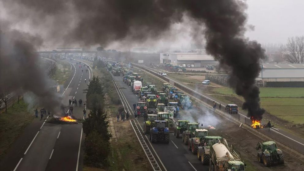 Preocupa posible desabastecimiento por los tractorazos y cortes de ruta en España