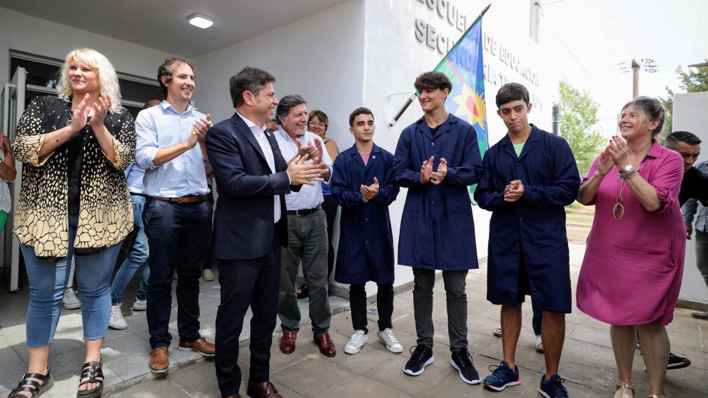 Kicillof inauguró este miércoles una escuela técnica en Carhué.