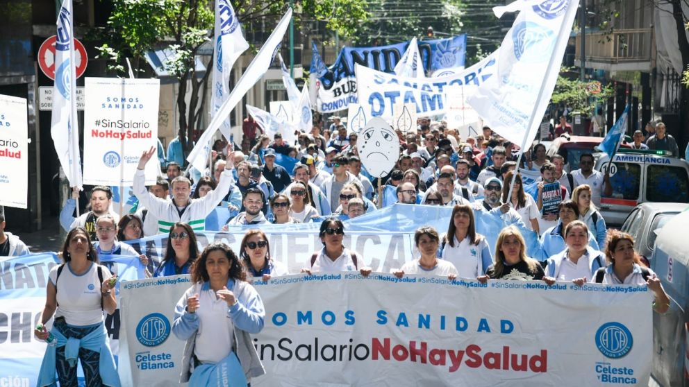 El personal de salud reclamó por la mejora de los salarios del sector
