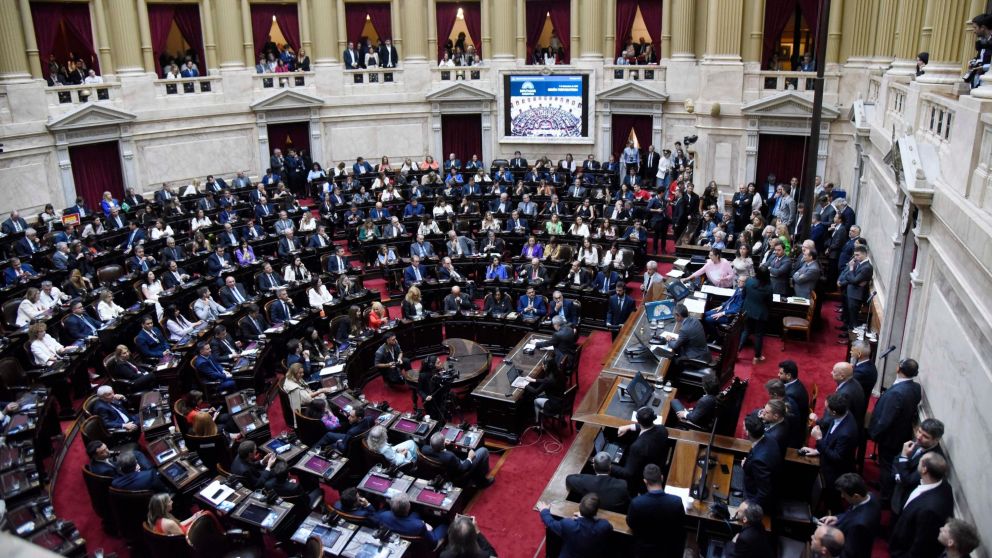 Debate en Diputados de la Ley Ómnibus en vivo
