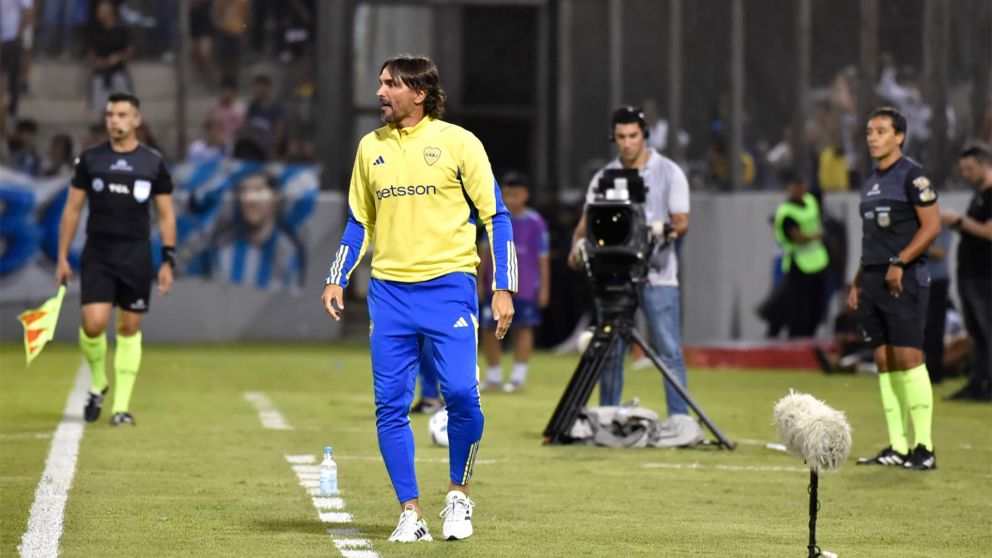 El DT de Boca planea hacer tres cambios para recibir a Sarmiento