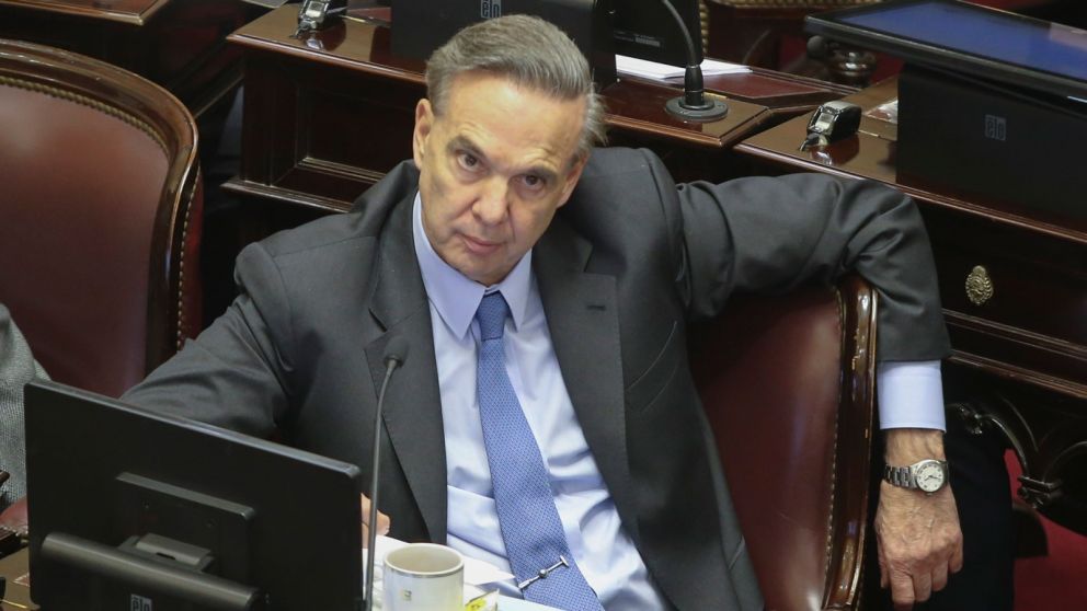 Pichetto cuestionó al Gobierno
