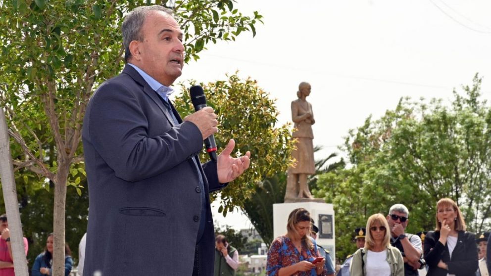 Pedro Pesatti amenazó al Gobierno nacional con dejarlo “sin petróleo, sin gas y sin energía hidroeléctrica”
