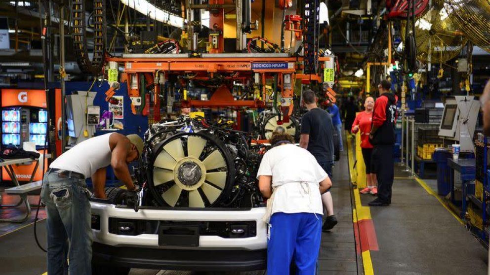 Baja la inflación y se recupera la actividad empresarial en EEUU