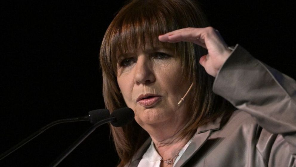 Patricia Bullrich a todo galope frente al paro general de la CGT