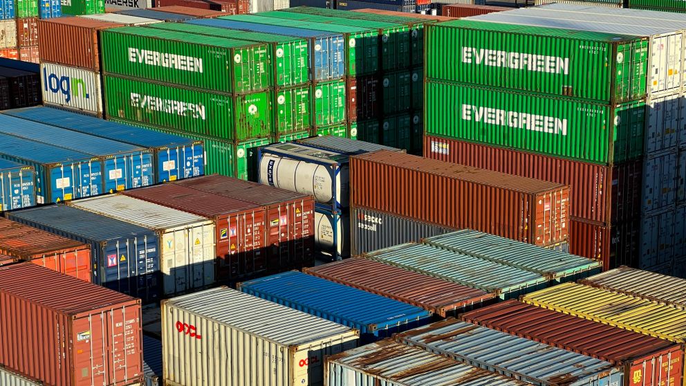 Gobierno dio marcha atrás en la apertura total de importaciones y revisará "caso por caso"