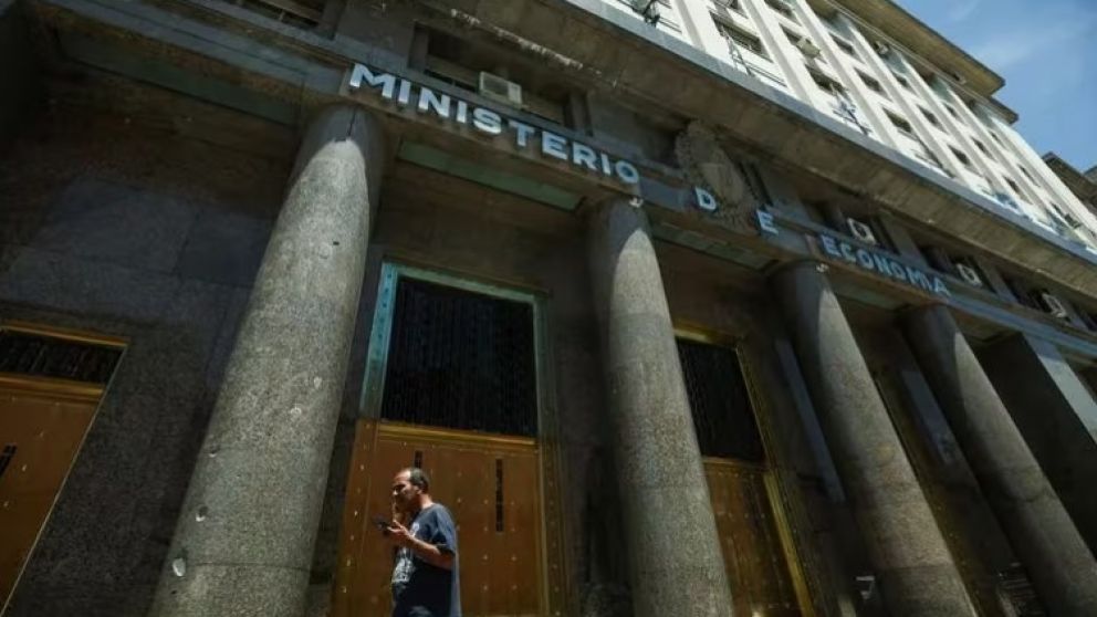 Inflaci�n, tasas y d�lar: las claves de la licitaci�n para renovar 3,3 billones de pesos