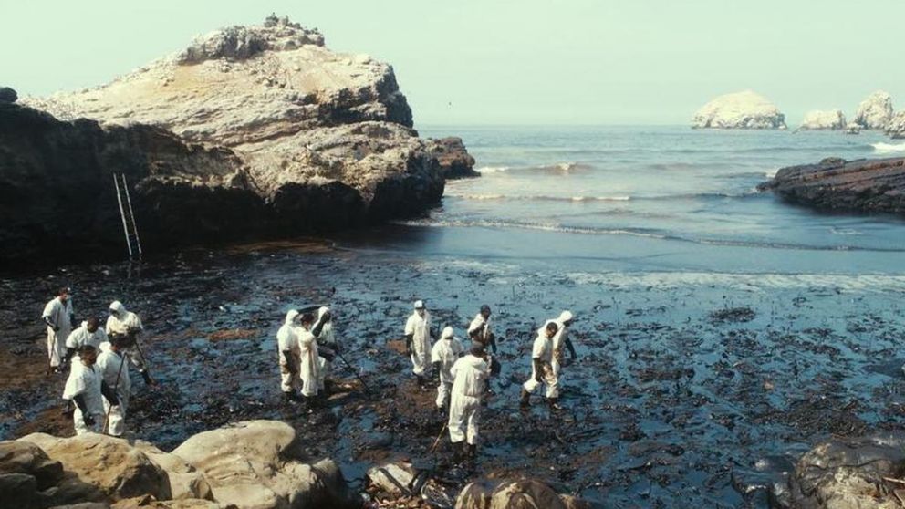 El derrame de unos 12.000 barriles de petróleo el 15 de enero del 2022, provocó la paralización de la pesca artesanal y el cierre de playas