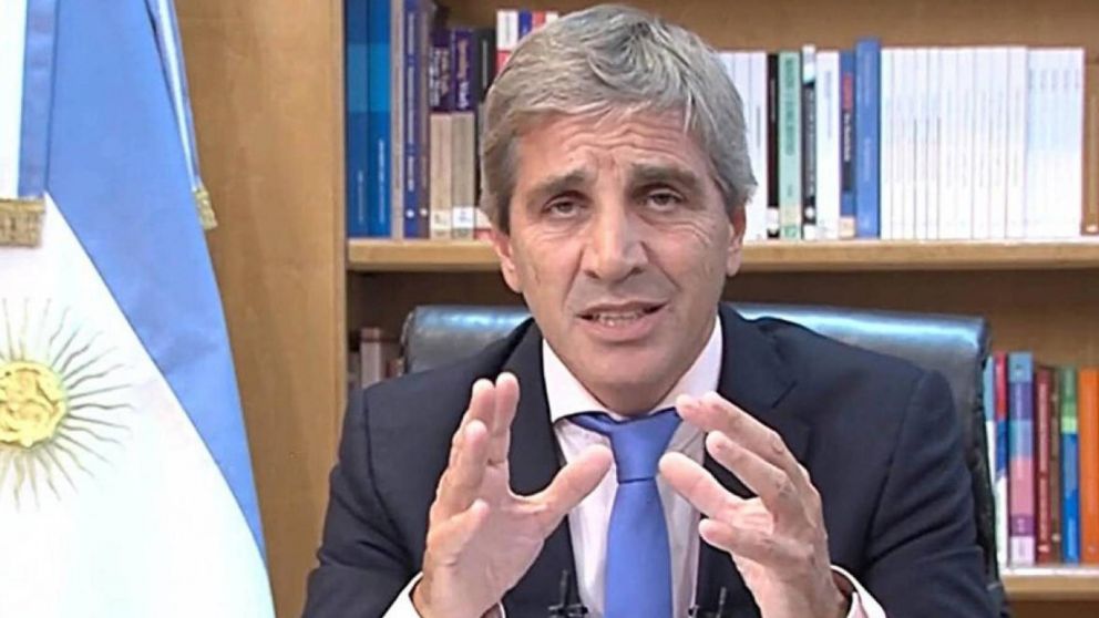 El Gobierno se comprometió a lograr superávit primario de 2%