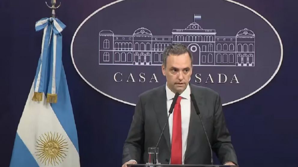 Adorni aclaró que los funcionarios brindarán los detalles que "hagan falta" sobre las implicancias de esa norma "en cada área".