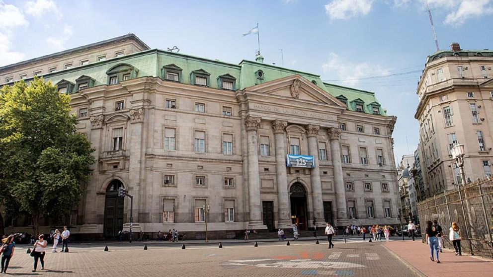 El Ejecutivo proyecta privatizar Banco Nación