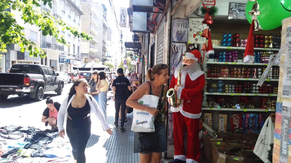 En Once no subieron los precios de la ropa para poder vender en Navidad