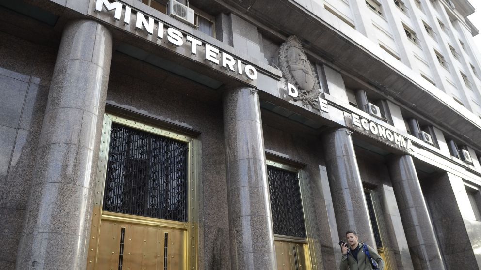 Economía reasignó partidas presupuestarias