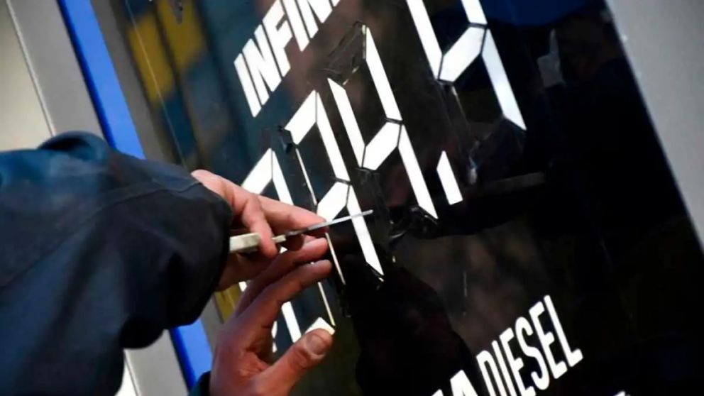 El último aumento de nafta borró la "brecha", aunque calculan que aún falta entre 18% y 26%