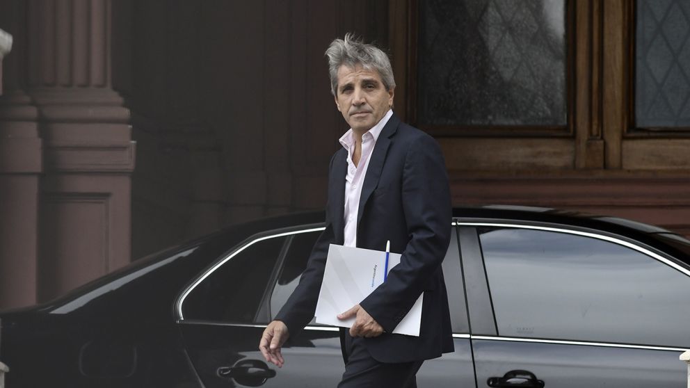 Caputo almorzará con industriales