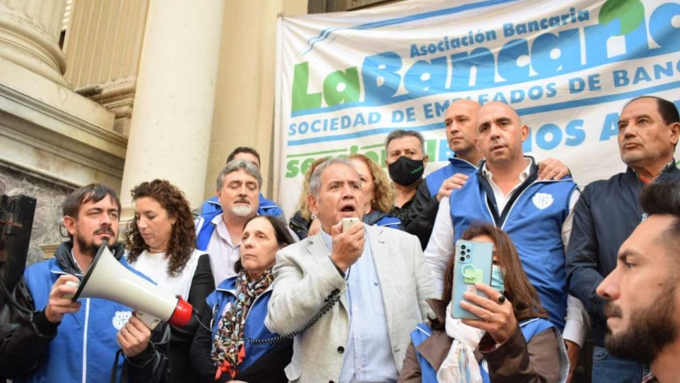 Bancarios lograron otro aumento salarial