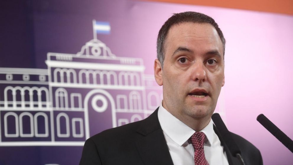 Adorni: "Cualquier alza en impuestos, como Ganancias, será de cortísimo plazo para corregir y volver al estado anterior"