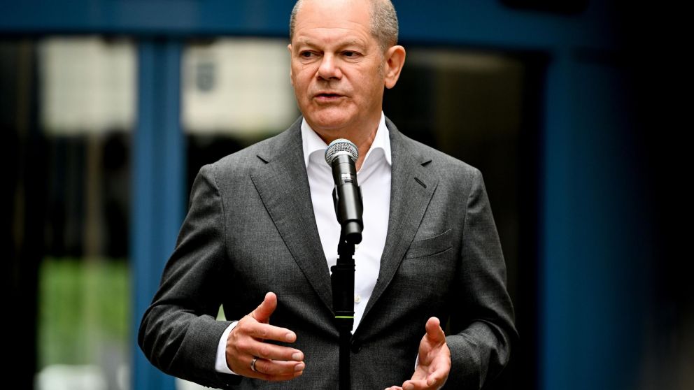 "Apoyaremos a Ucrania (...) tal como lo planeábamos y, sobre todo, durante el tiempo que sea necesario" dijo Scholz