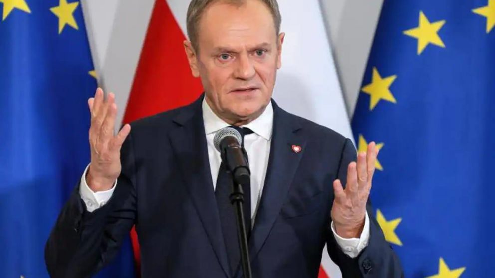 Tusk prometió elevar el salario del sector público y desbloquear 59.800 millones de euros en ayudas