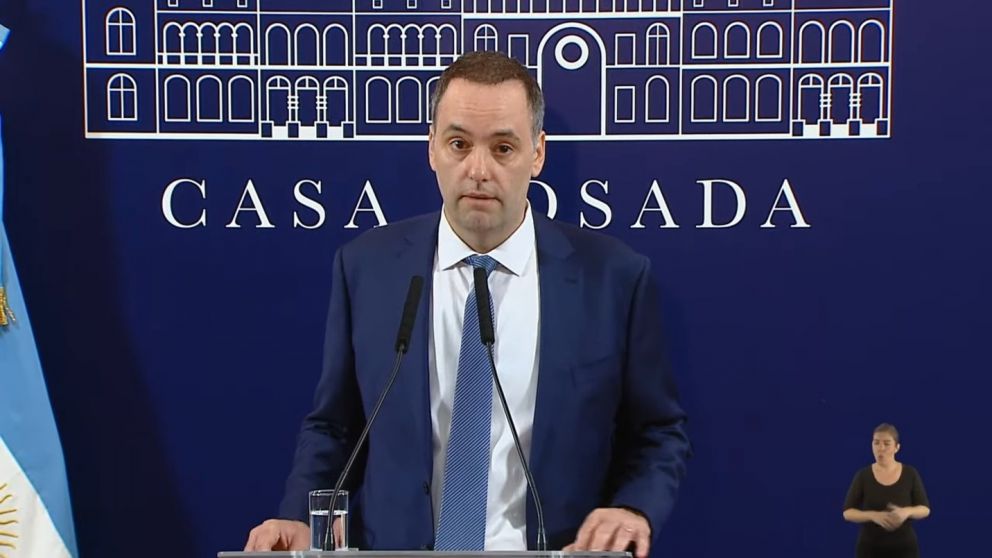 Primer día del Gobierno de Milei: conferencia de prensa sin anuncios y debut del gabinete