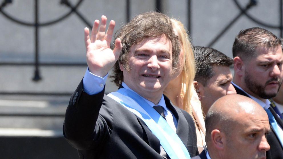 El presidente arrancó su gestión con la firma de decretos para la organización del Estado