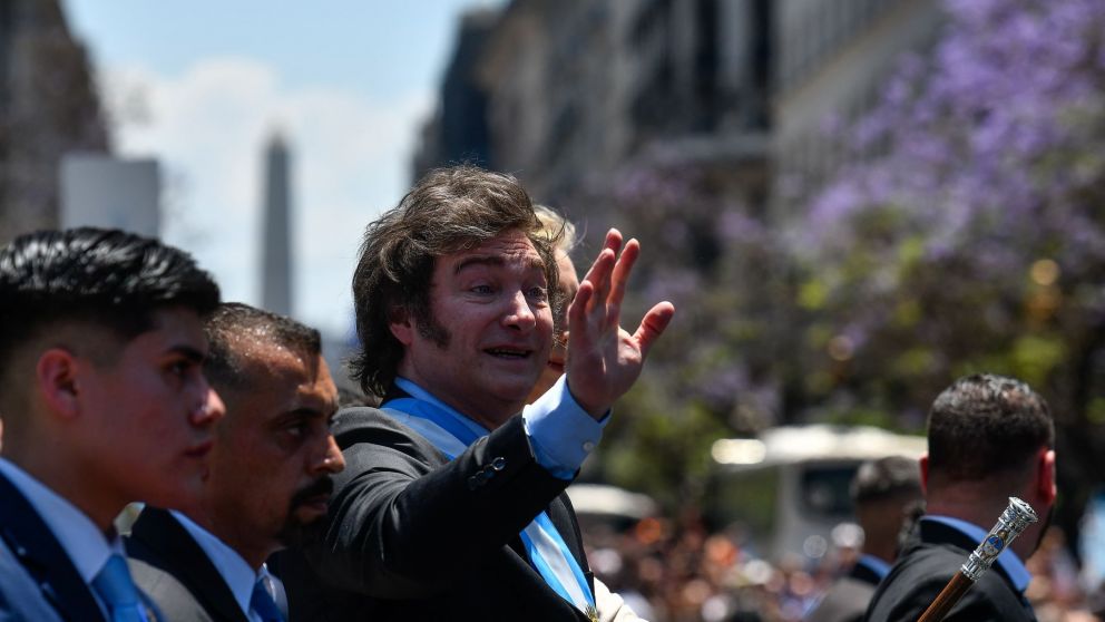 Milei firmó su primer decreto para la reforma del Estado