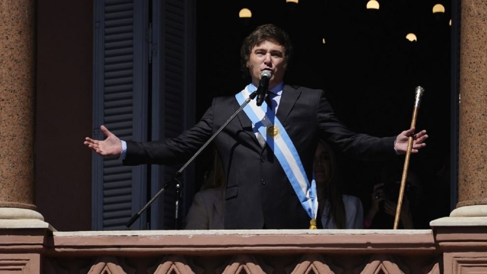 Milei dio un discurso ante la multitud congregada en Plaza de Mayo