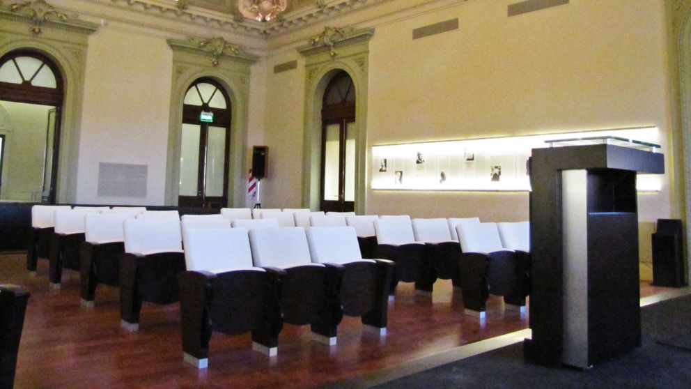 El gobierno de Milei confirmó su primera conferencia de prensa y preparan el paquete de leyes