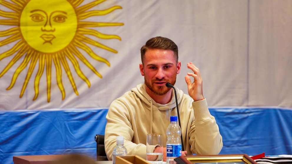 MacAllister sobre Scaloni: "Vamos a hacer lo imposible para que siga con nosotros"