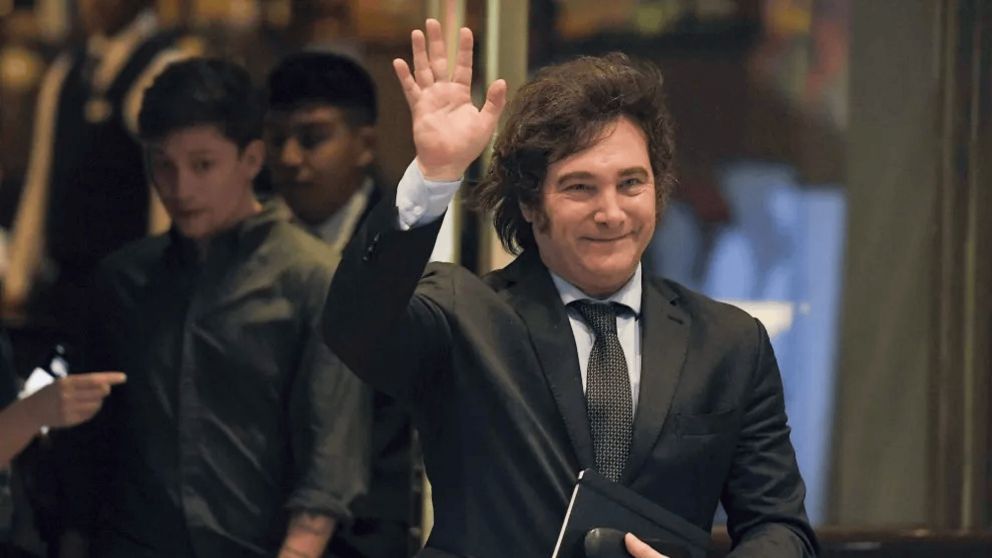 Javier Milei inició su primera gira estadounidense como presidente elenco y su primera parada será en un cementerio judío.